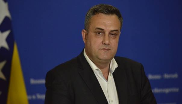 Rasprava o OSA-i, Sarajlić: Nikšića podržali SNSD i HDZ