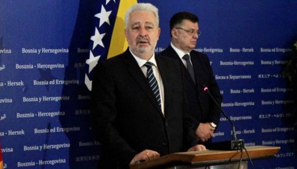 Rasprava o smjeni Leposavića, Krivokapić napustio Skupštinu