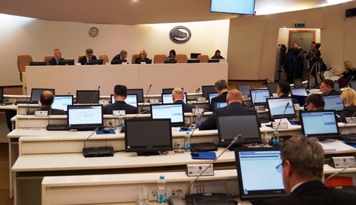 Raspravu o pravosuđu "zasjenila" rasprava o Dodiku