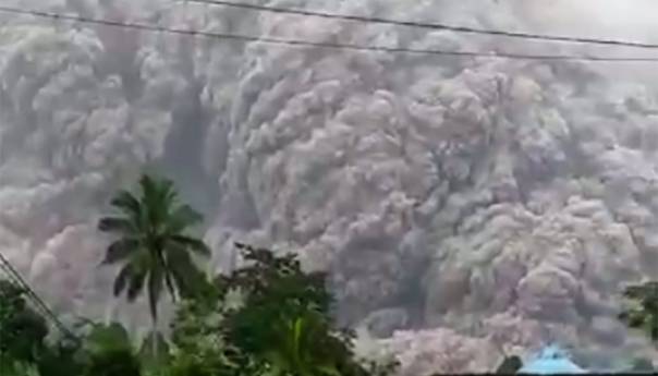 Raste broj poginulih nakon erupcije vulkana u Indoneziji