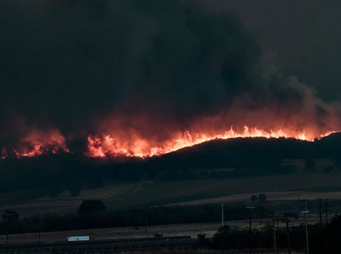 Rastući front šumskih požara u Grčkoj, dvoje poginulih