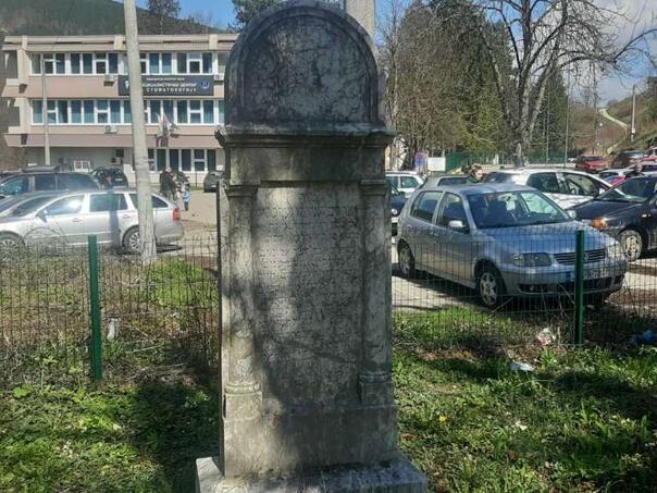 Rastumačen jevrejski spomenik - u Foči počiva rabin