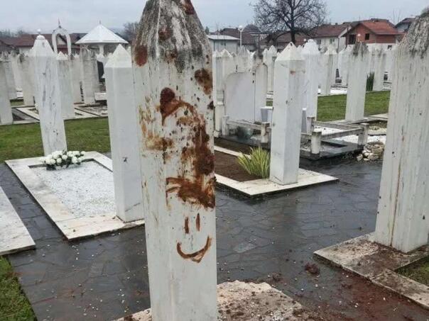 Rasvijetljen slučaj oštećenja Šehidskog mezarja u Brčkom