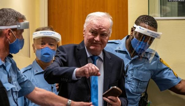 Ratko Mladić se pojavio u sudnici, počelo izricanje presude