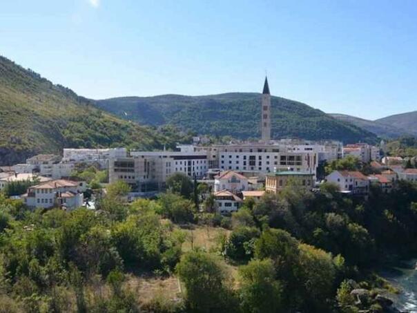 Razbojnici u Mostaru uz prijetnju pištoljem opljačkali kockarnicu