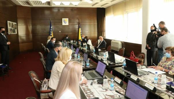 Razmotriti mogućnost odgode sanacije tunela Crnaja