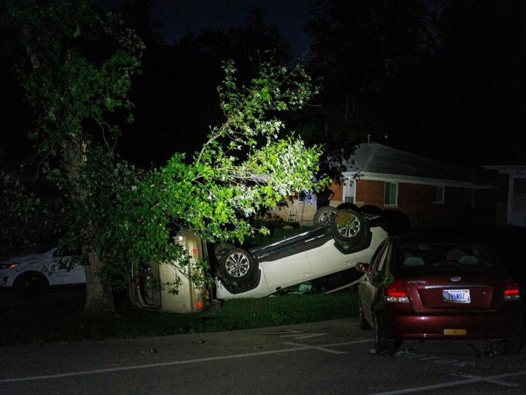 Razorno nevrijeme u SAD-u, tornado pogodio Kentucky, poginulo 16 ljudi