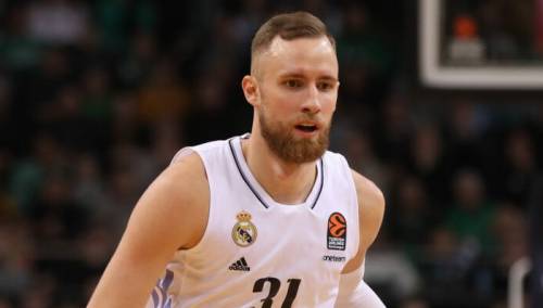 Real dominantan, Musa nastavio sa dobrim partijama