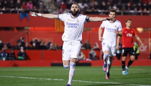 Real nastavlja koračati ka tituli, Benzema opet briljirao