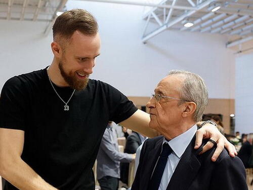 Real organizovao tradicionalni božićni ručak, Musa sa Perezom