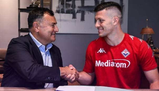 Real poželio sreću, Fiorentina dočekala Jovića