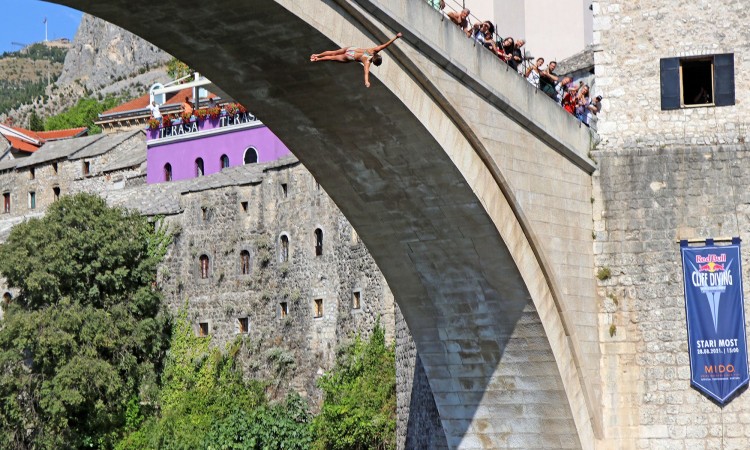 Red Bull Cliff Diving: Iffland i Hunt pobjednici u Mostaru
