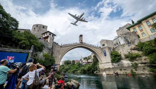 Red Bull Cliff Diving karavana stigla u Mostar