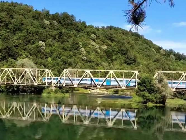 Redovni voz Bihać-Bosanska Otoka od 31. augusta, poznati termini polaska i cijene karata