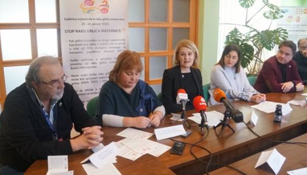 Redovnim pregledima moguće otkriti karcinom grlića maternice u ranoj fazi