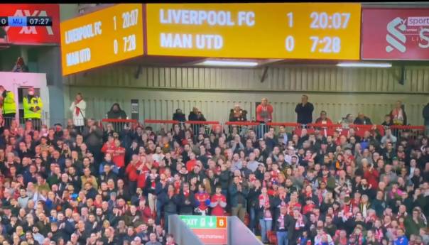 Navijači Redsa rivalstvo ostavili po strani i pružili podršku Ronaldu