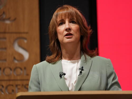 Reeves "frustrirana i ljuta" zbog američkog rata u Iranu