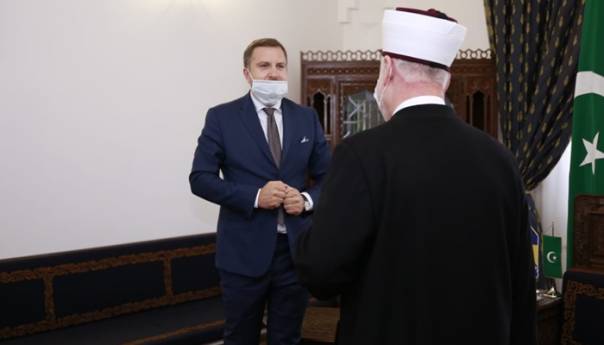 Reis Kavazović i IZBiH su dali značajan doprinos borbi protiv pandemije koronavirusa