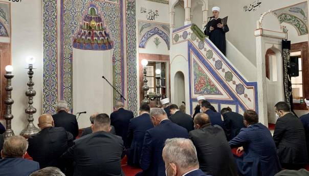 Reis Kavazović u hutbi pozvao na vakcinisanje