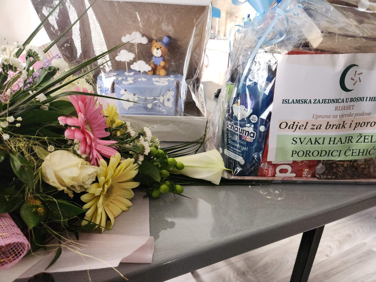 Reisul-ulema darovao pet porodica u Bosanskoj krajini