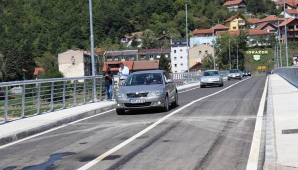 Rekonstruisani 'Most žrtava genocida u Srebrenici' pušten u promet
