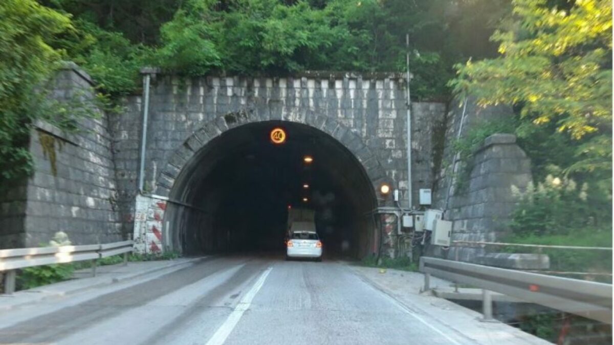 Rekonstrukcija tunela Crnaja nije se mogla odgađati, čekanje vozila do 30 minuta