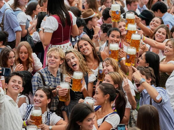 Rekordan Oktoberfest: 7,4 miliona ljudi popilo čak 6,7 miliona litara piva