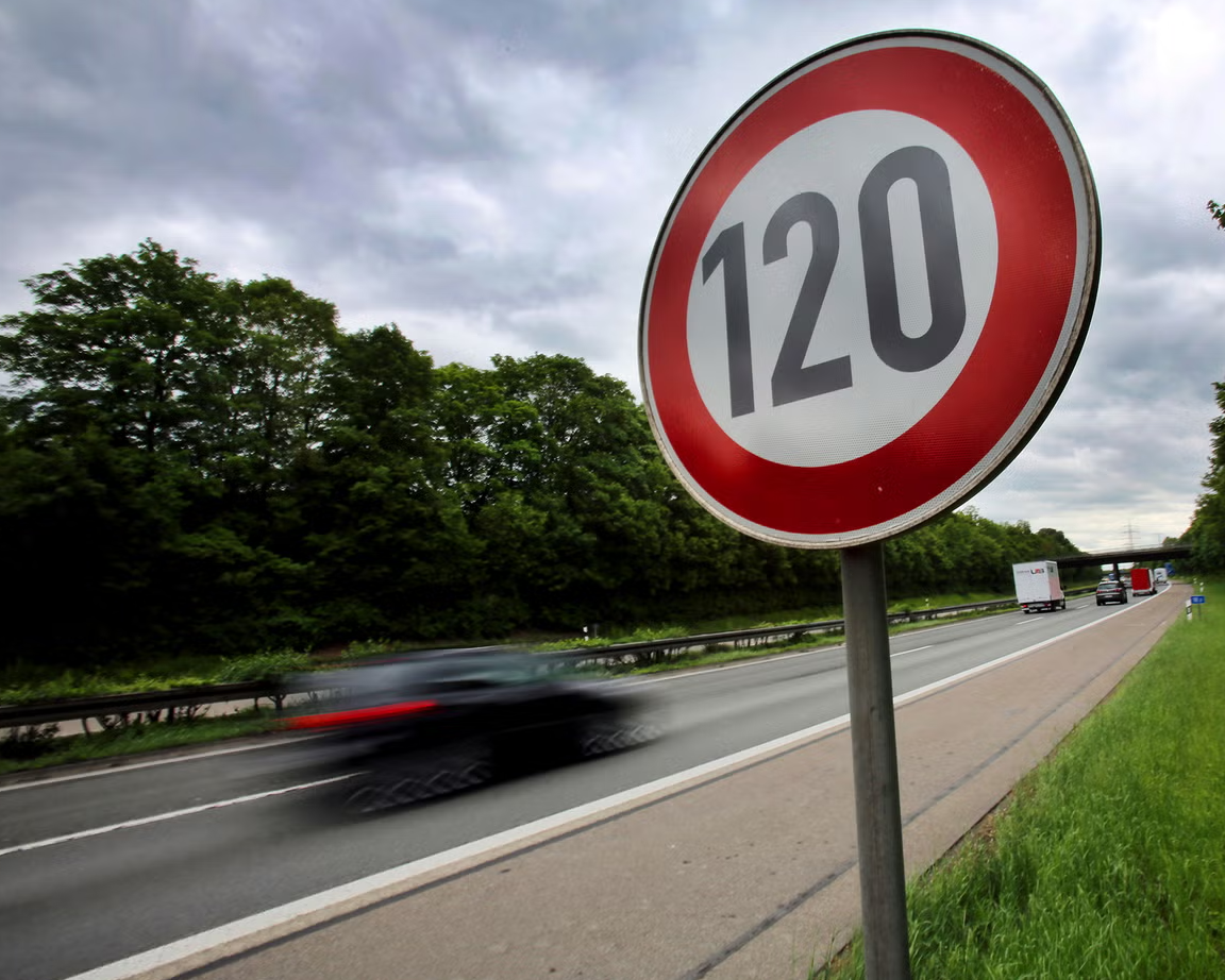 Rekordna brzina na njemačkom autoputu: Utrkivao se pa kažnjen