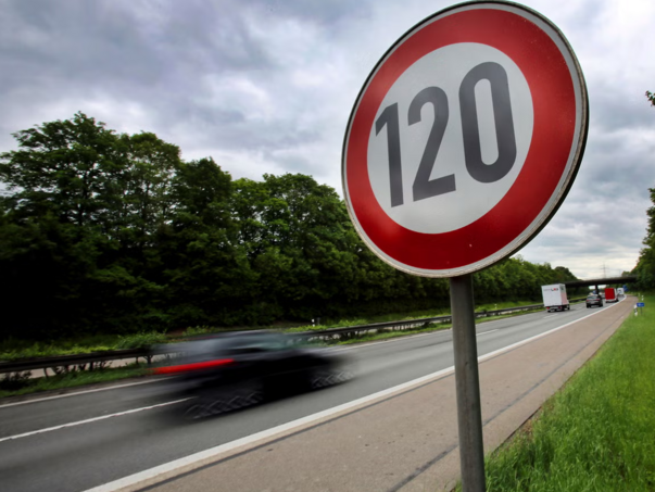 Rekordna brzina na njemačkom autoputu: Utrkivao se pa kažnjen