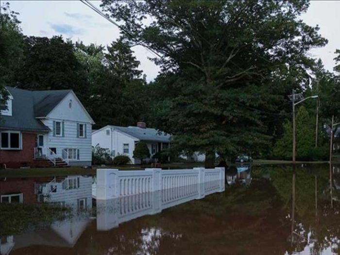 Rekordne poplave u SAD-u: Najmanje šest osoba poginulo, voda ruši stoljetne rekorde
