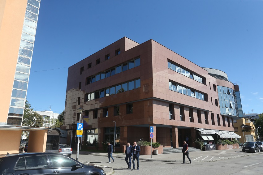 Rekordni prihodi UIO: Preko 6 milijardi KM za 9 mjeseci