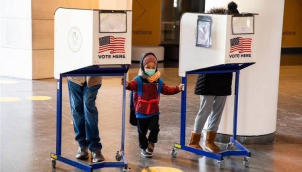 Rekordno prijevremeno glasanje dovelo do mirnog izbornog dana