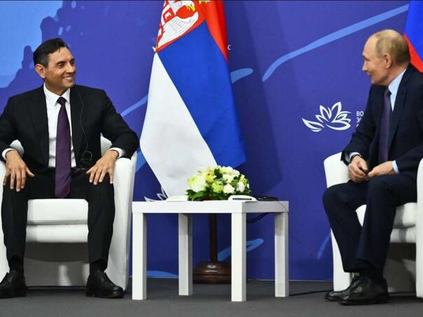 Reporteri bez granica: Srbija omogućava rad Putinove tvornice laži