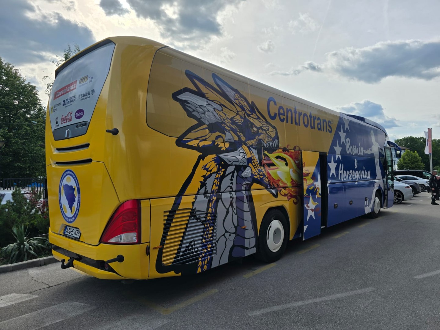 Reprezentacija BiH ima novi autobus: Krasi ga Zmaj koji bljuje vatru