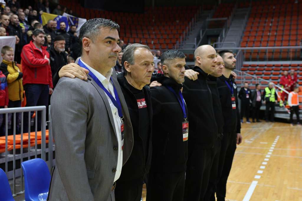 Reprezentativci BiH se večeras nadaju čudu protiv favoriziranih Španaca