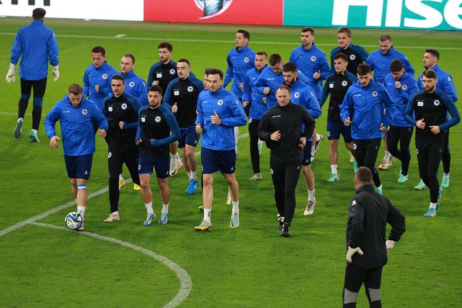 Reprezentativci odradili posljednji trening pred Luksemburg, posjetio ih Vico Zeljković