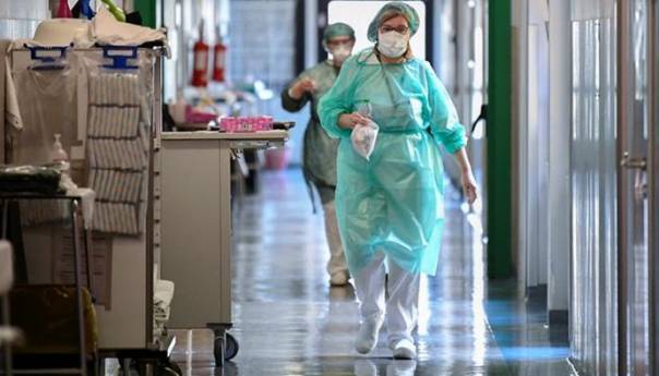 Restrikcije u Velikoj Britaniji bi mogle trajati 6 mjeseci