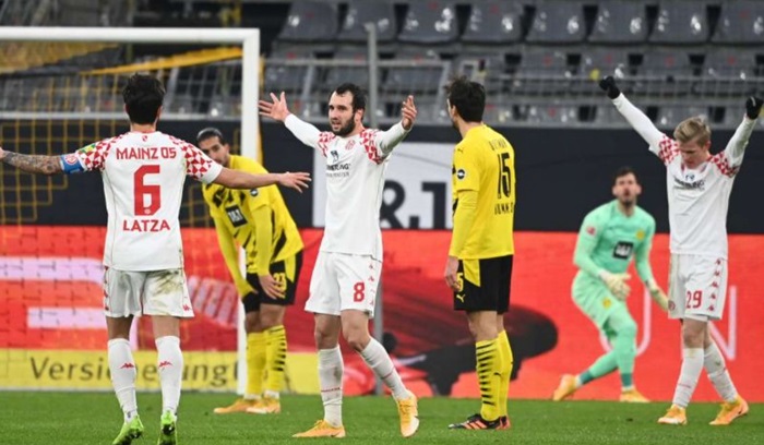 Reus promašio penal za pobjedu Dortmunda