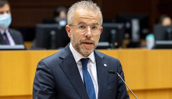 Reuten kritikuje Varheljija: EU treba čvrst stav protiv Dodika