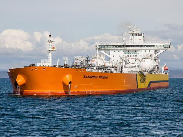 Reuters: Kina i Indija obustavljaju kupovinu ruske nafte za mart