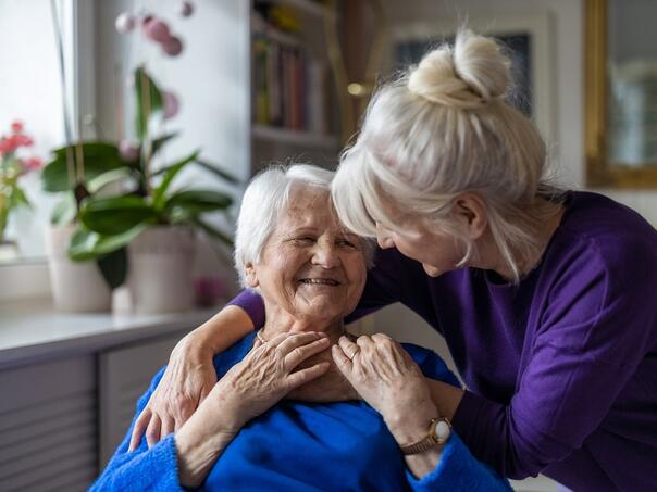 Revolucija u liječenju Alzheimera: Nova terapija svjetlom donosi nadu pacijentima