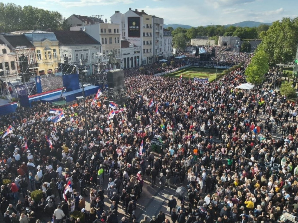 Režimski mediji lagali: Evo koliko je bilo ljudi na Vučićevom skupu