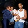 Rihanna and A$AP Rocky objavili prve fotografije njihovog sina 