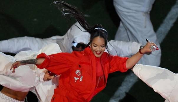 Rihanna oduševila fanove nastupom na Super Bowlu