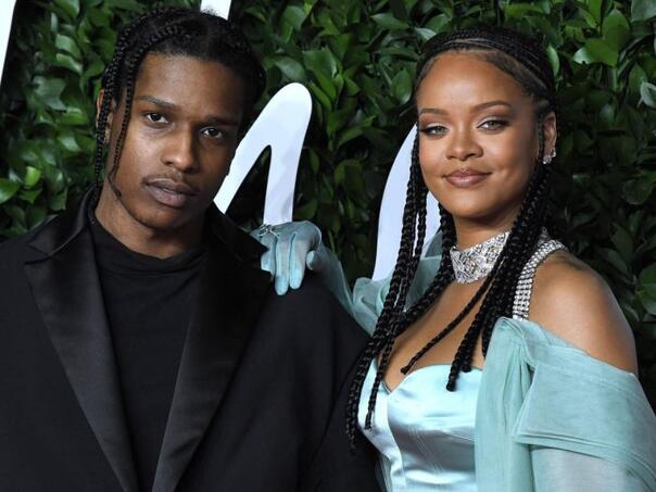 Rihanna se u javnosti pojavila sa dečkom, drastično je promijenila izgled