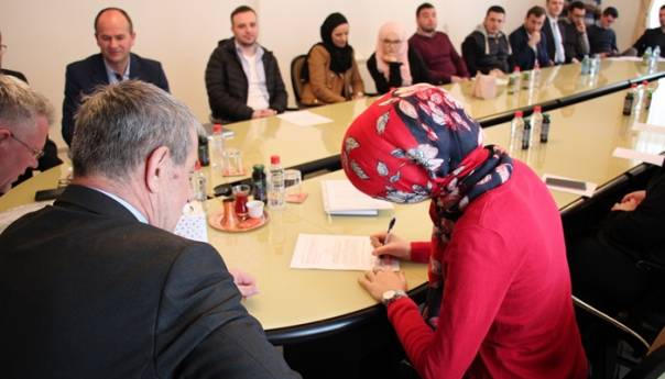 Rijaset IZ u BiH dodijelio 15 stipendija za posebno nadarene studente