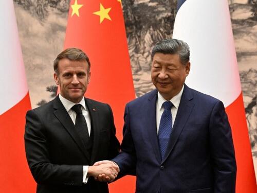 Rijedak gest Xija: Pratio Macrona tokom putovanja