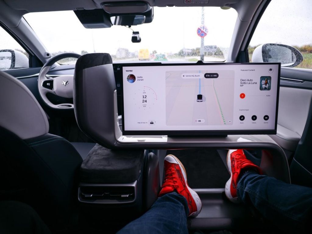 Rimčev robotaksi sam vozi do aerodroma, testiralo se na ulicama Zagreba