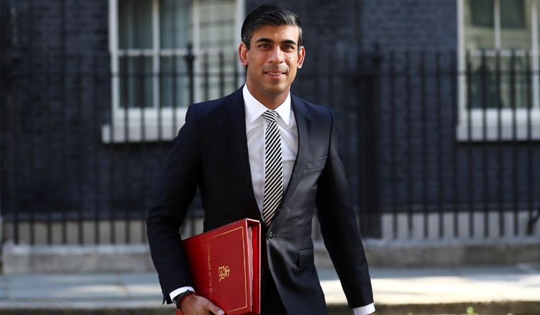 Rishi Sunak se ipak iz raskošnih vila seli u skromni Downing Street