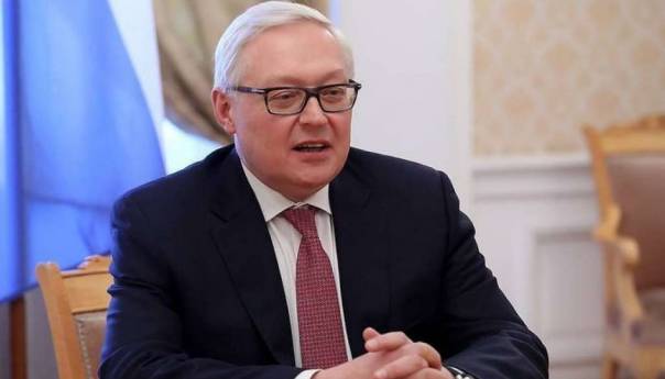 Rjabkov: Vozila NATO-a i SAD-a koja dopremaju oružje Ukrajini su 'legalne vojne mete'